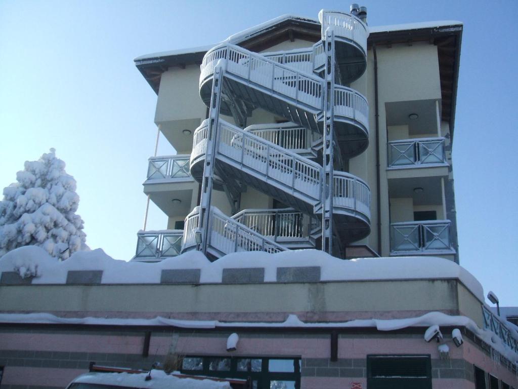 Hotel Kristall Loiano Экстерьер фото