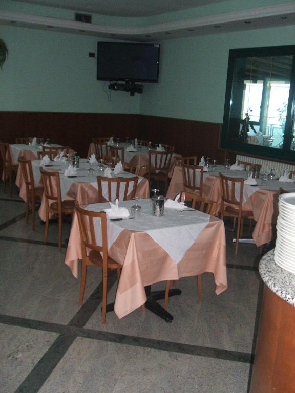 Hotel Kristall Loiano Экстерьер фото